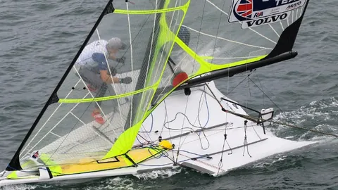 《纽卡斯尔喷气机再现辉煌战迹！3-0强势逆袭，麦克阿瑟誓战至终章！》